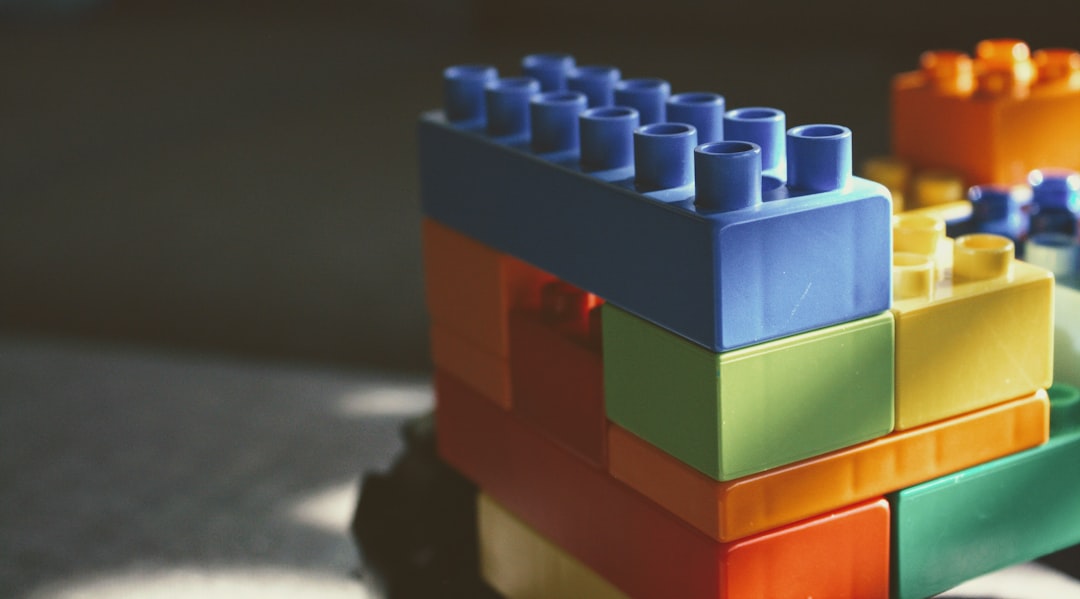 blue red green and yellow lego blocks